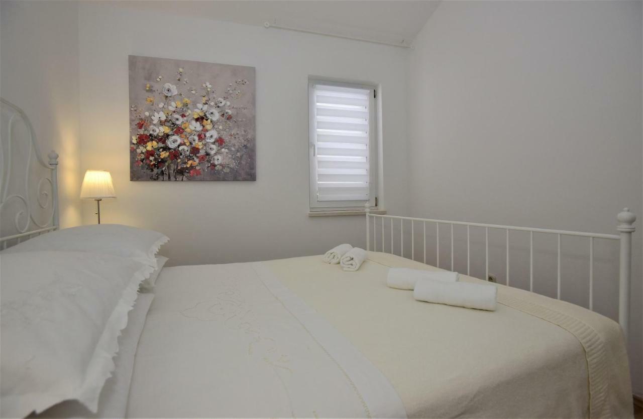 Andor - Lux, Two Beautiful Terraces With Sea & Sunset View Apartment Makarska Bagian luar foto